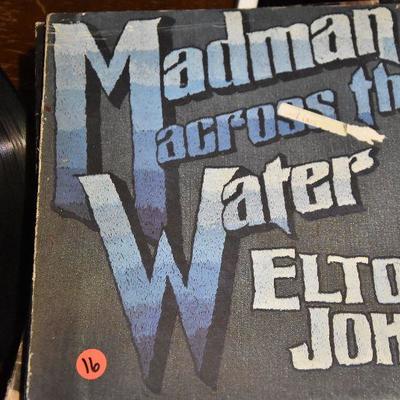 B Lot 16: Lot of Vintage Albums