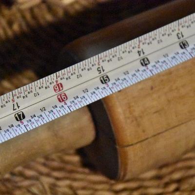 B Lot 17: Vintage Cookie Cutters & Large Wood Rolling Pin