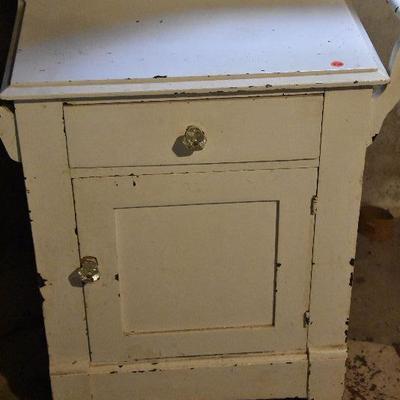 B Lot 20: Vintage Washbasin Stand