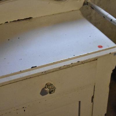 B Lot 20: Vintage Washbasin Stand