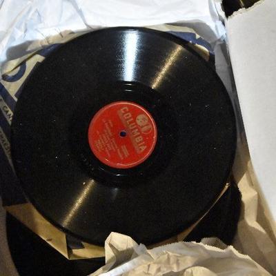 B Lot 27: Lot of Vintage Victrola Albums