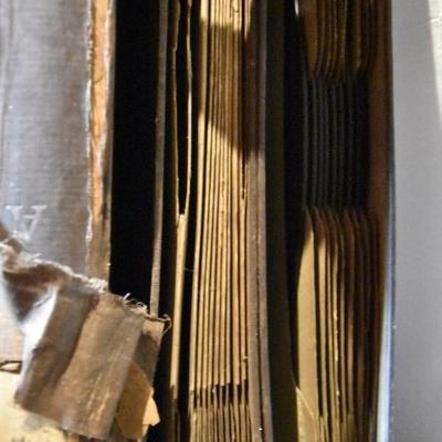B Lot 27: Lot of Vintage Victrola Albums