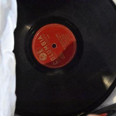 B Lot 27: Lot of Vintage Victrola Albums