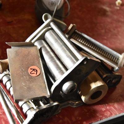 B Lot 29: Vintage Pasta Maker