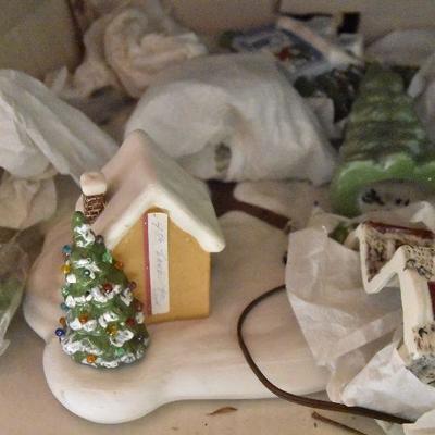 B Lot 32: Lit Ceramic Town