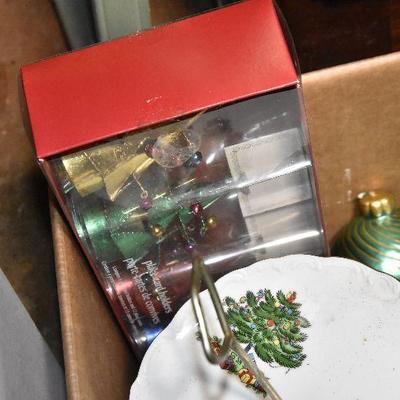 B Lot 35: Box Lot of Christmas