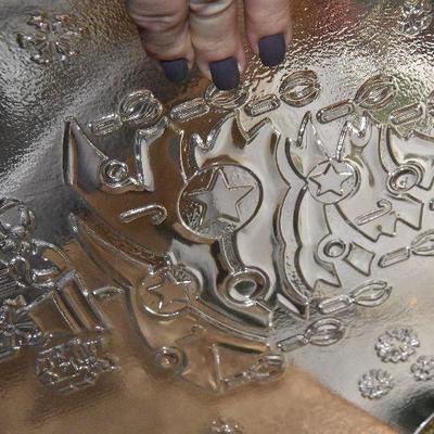 B Lot 35: Box Lot of Christmas