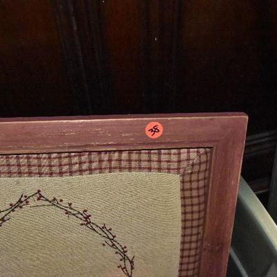 B Lot 38: Box Lot of Valentine's DÃ©cor