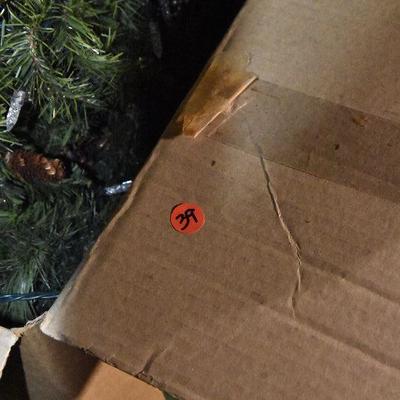 B Lot 39: Box of Holiday Garland