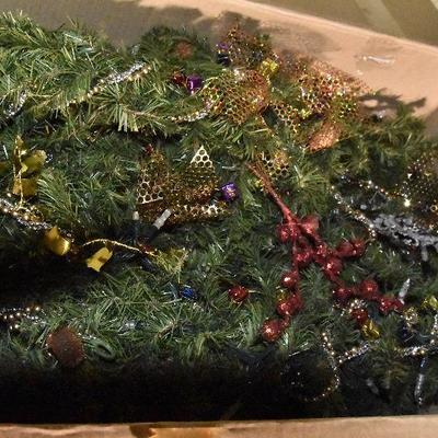 B Lot 39: Box of Holiday Garland