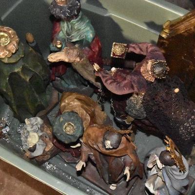 B Lot 41: Department 56 Nativity