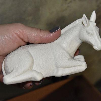 B Lot 42: Porcelain with Silver Nativity
