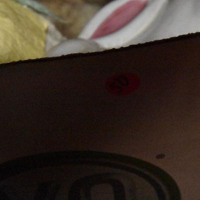 B Lot 50: Box of Easter Bunnies