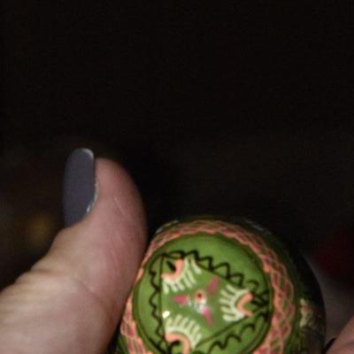 B Lot 53: Basket of Handpainted and Marble Eggs