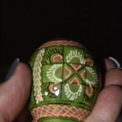 B Lot 53: Basket of Handpainted and Marble Eggs
