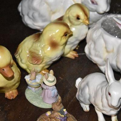 B Lot 56: Mixed Lot of Bunnies & Chicks