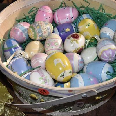 B Lot 59: Basket of Painted Eggs