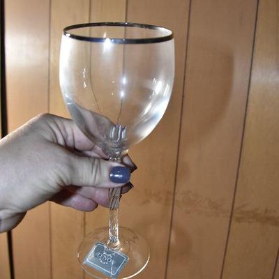 B Lot 61: Lenox Platinum Stemware - NWT