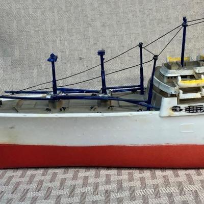 Plastic Ship Model - Cargo + Passenger