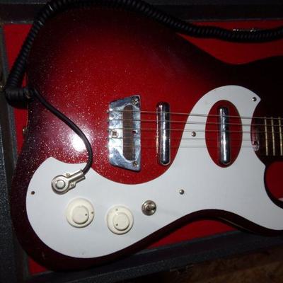 LOT 3  ELECTRIC GUITAR & AMP IN ONE