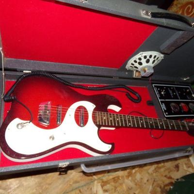 LOT 3  ELECTRIC GUITAR & AMP IN ONE