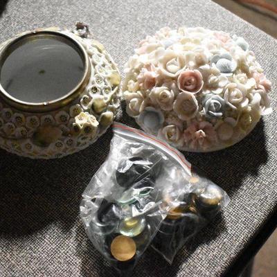 B Lot 157:  Decor