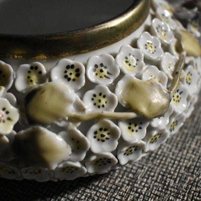 B Lot 157:  Decor