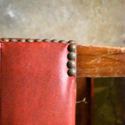 B Lot 64  Ottoman