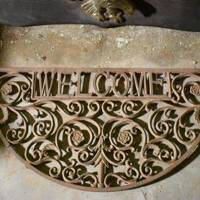 B  Lot 65  Metal Decor