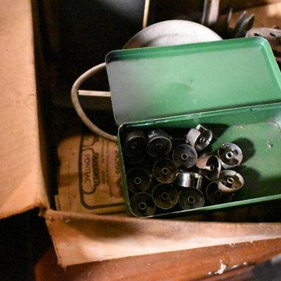 B Lot Basement:  Vintage Sewing Machine