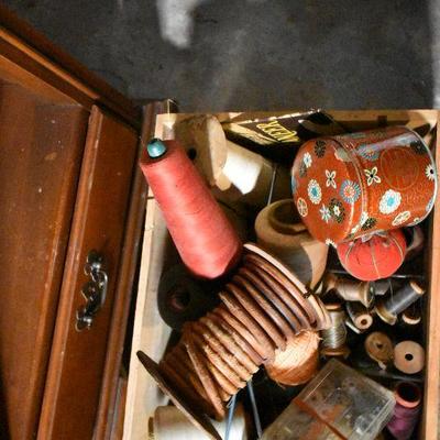 B Lot Basement:  Vintage Sewing Machine