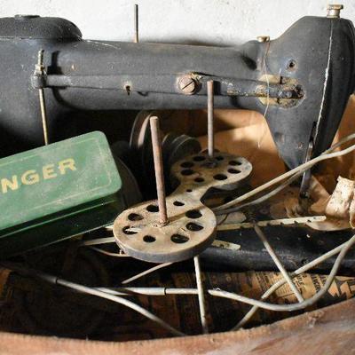 B Lot Basement:  Vintage Sewing Machine