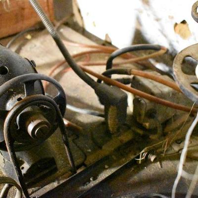 B Lot Basement:  Antique Sewing Machine
