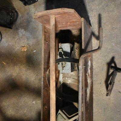 B Lot Basement:  Vintage Tool Box