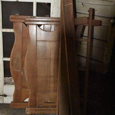 Up G Lot 5: Vintage Twin Wood Bed Frame