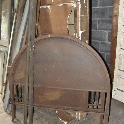 Up G Lot 7: Antique Metal Full Bed Frame