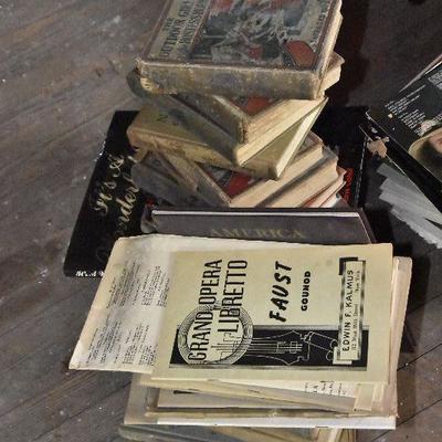 Up G Lot 10: Lot of Vintage Books