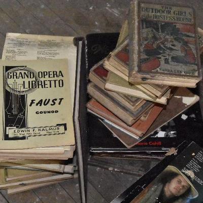 Up G Lot 10: Lot of Vintage Books