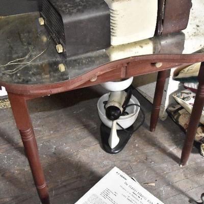 Up G Lot 13: Vintage Dressing Table with Mirror Top