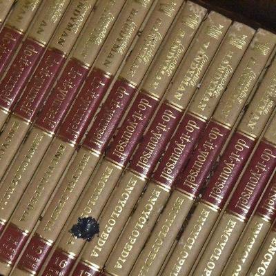 Up G Lot 15: Do it Yourself Encyclopedias