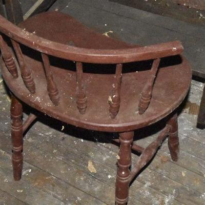 Up G Lot 16: Vintage Desk and Chair