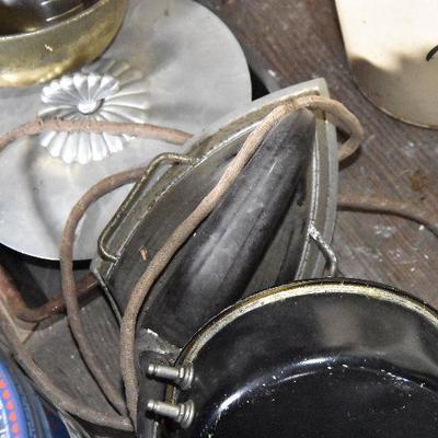 Up G Lot 19: Lot of Vintage Metals