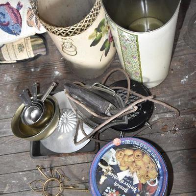 Up G Lot 19: Lot of Vintage Metals