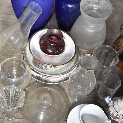 Up G Lot 20: Lot of Vintage Glass and China