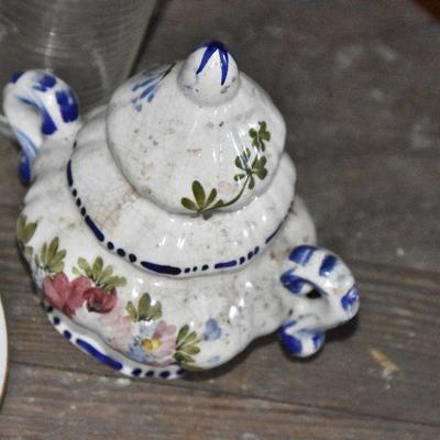 Up G Lot 20: Lot of Vintage Glass and China