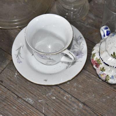 Up G Lot 20: Lot of Vintage Glass and China