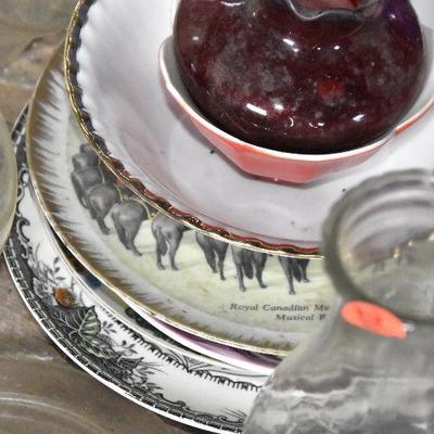 Up G Lot 20: Lot of Vintage Glass and China