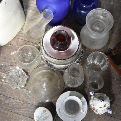 Up G Lot 20: Lot of Vintage Glass and China