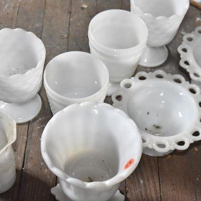 Up G Lot 22: Lot of Vintage Milkglass