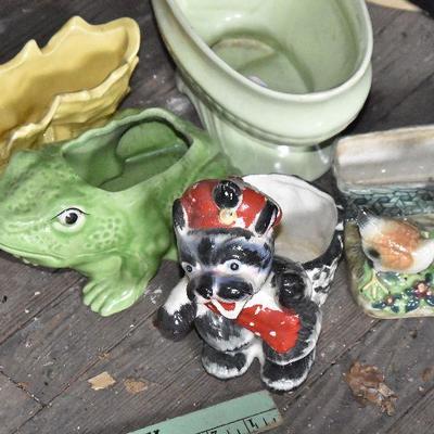 Up G Lot 23: Lot of Vintage Planters